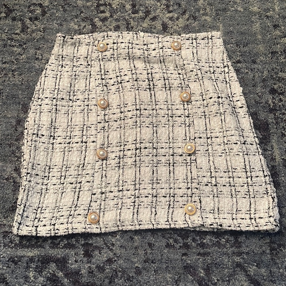 Black and white tweed skirt
